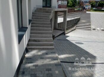 Заливка сходів мармуровою крихтою