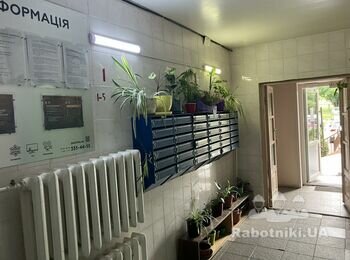 Ремонт вхідної групи в багатоквартирному будинку (Київ)