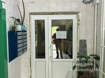 Ремонт вхідної групи в багатоквартирному будинку (Київ)