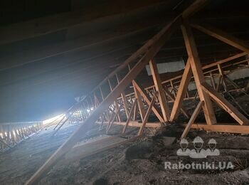 Покрвельні роботи. Підсилення деревяноі покрівлі 14х50м