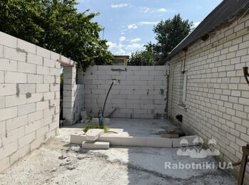 Облицювання цеглою та монтаж односкатного даху прибудови (47 м) Киї