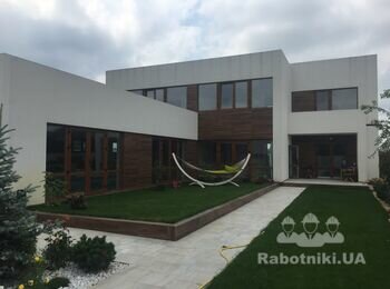 Потрібно пофарбувати фвсади будинку