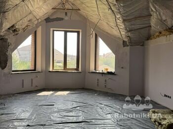 Укласти гіпсокартон на стелі, зашпаклювати і пофарбувати