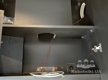Встановлення вентиляційної труби під витяжку