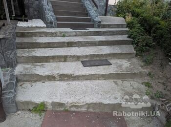 Покласти гранітну бруківку або камінь на сходи