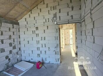 Штукатурка дуплексу 95 метрів. По стінах 382 м2