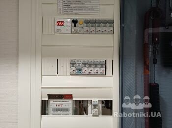 Монтаж стабілізатора напруги в квартирі