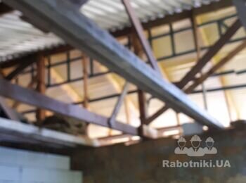 Монтаж стелі на балки з дерева