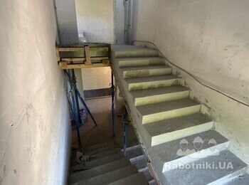 Монолітчики для заливки бетонних сходів