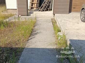 Отмостка з тротуарної плитки + доріжка