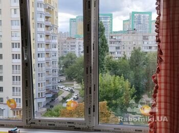 Нужно сделать откосы