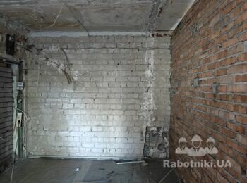 Шпаклівка по маякам цегляної стіни приблизно 29 кв. м.