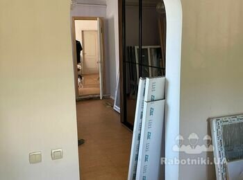 Установка міжкімнатних дверей