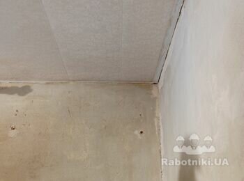 Демонтаж старого потолочного пластика