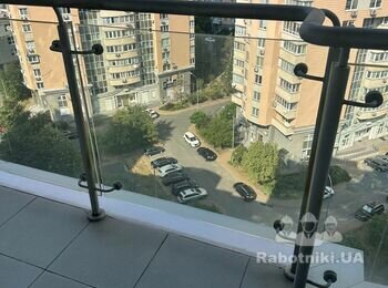 Заміна скляного тріплекса на балконі 11 поверха