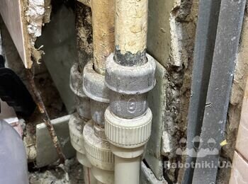 Заміна стояку та батареї у ванній кімнаті