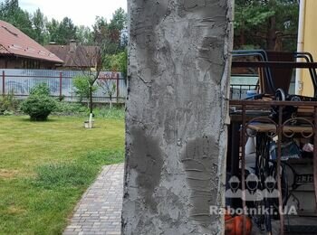 Облицювання колони піщаником