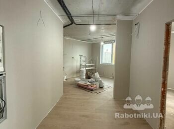 Монтаж натяжних стель 62 кв.м. з тіньовим профілем в новій квартирі