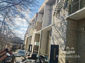 Фасад Клубного Будинку на Академі