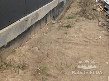Приклеїти пінопласт на фундамент