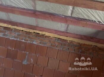 Заміна пароізоляції покрівлі в будинку