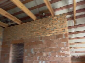 Заміна пароізоляції покрівлі в будинку