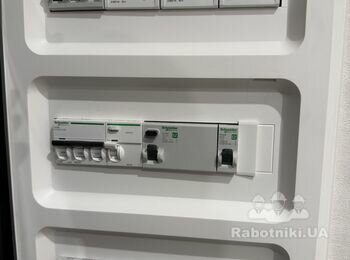 Підключення зарядної станції Oukitel через перемикач 1-0-2 та 2 розето