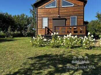 Фарбування фасадів деревяного будинка