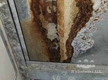 Заменить прогнивший козырёк на балконом блоке с выносом.