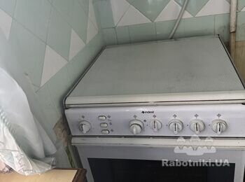 Демонтаж плитки в санузлах и кухне и укладка новой плитки