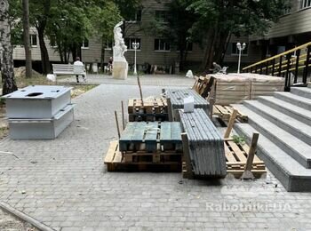 Монтаж 40 гранитных подоконников в подготовленные ниши