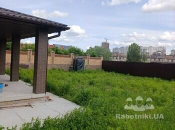 Розчищення ділянки від бур'яну та вивіз будівельного сміття