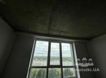 Шпаклівка карнизу, усунення тріщин, поклейка шпалер