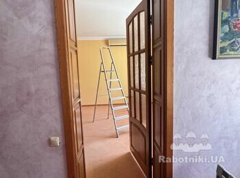 Потрібне фарбування дверей у світлий колір