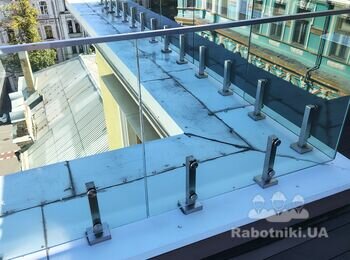 Демонтаж монтаж накриття парапету будівлі