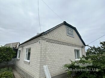 Дах металочерепиця- 135 м2, паркан профл-65 м, фасад- 165 м2,