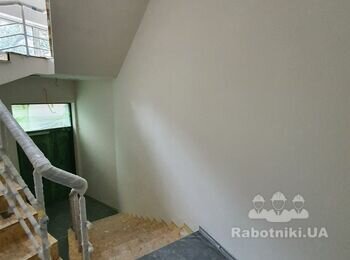 Облаштувати гранітну мозаїчну крихту на стіни і стелю сходів 140кв.м.