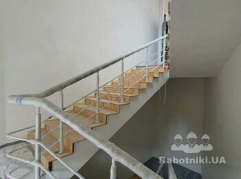 Облаштувати гранітну мозаїчну крихту на стіни і стелю сходів 200кв.м.