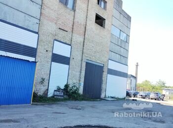 Закрити віконні проєми на складі