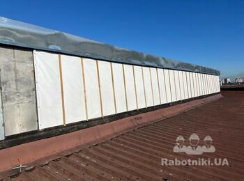 Закрити віконні проєми на складі