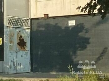 Монтаж металопластикових дверей і демонтаж старих металевих дверей