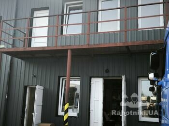 Потрибно пофарбувати металеві драбини навіс