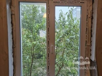 Штукатурка укосів, 2 вікна і балкон