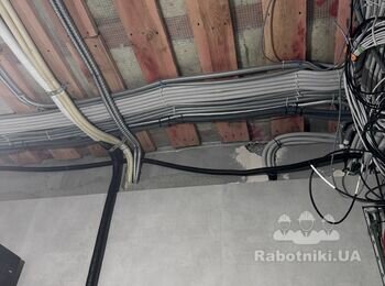 Примикання паробар'єру до стіни