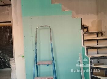 Обшивка металлическую лестницы с деревом