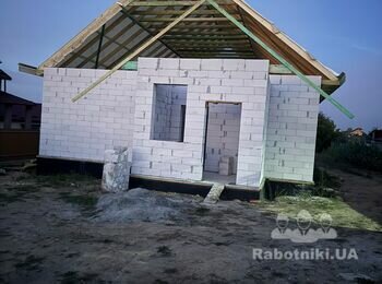 Мурування фронтонів, будинок 10*12, висота 3,5м , матеріал газоблок