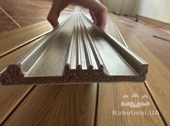 Поклейка дюрополімерного плінтусу