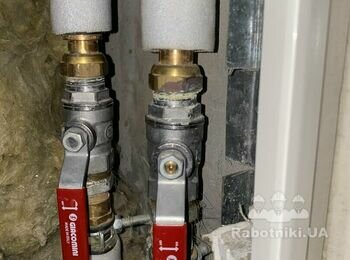 Потрібно завести силовий кабель