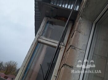 Дрібний ремонт даху козирка балкона.