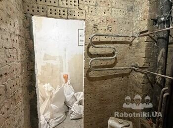 Зробити маячну штукатурку в санвузлі та кухні